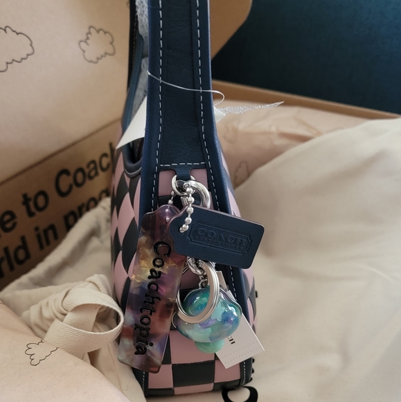 Coachtopia Ergo shoulder bag with mushroom charm - Picture 4 of 14